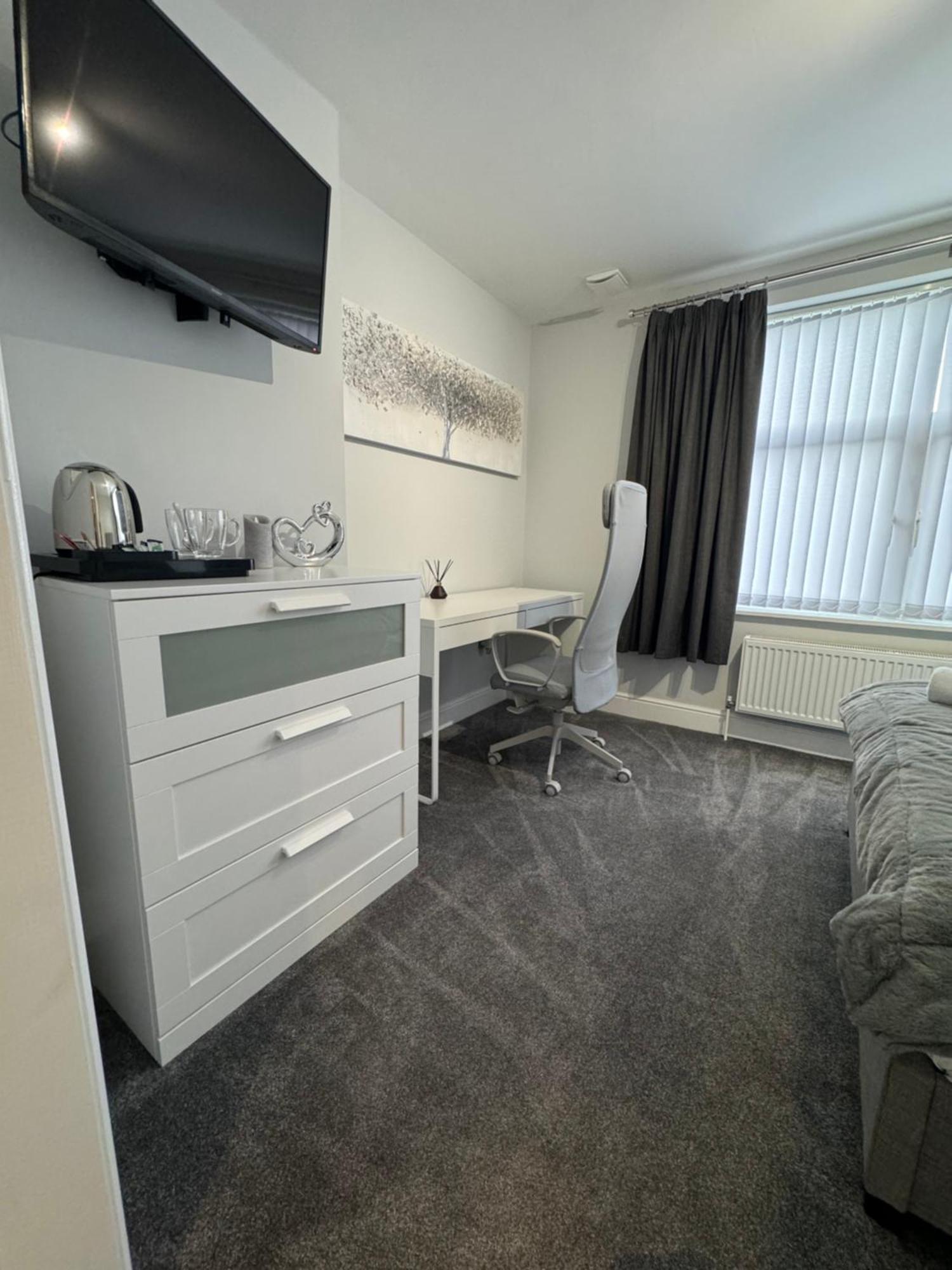 Hotel Lymm Living à Warrington  Extérieur photo